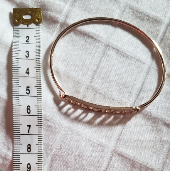 GUESS Authentic Gold Bracelet - Picture 10 of 14